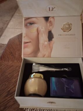 Below Zero Frozen Gold Firming And Tightening Peeling Face Mask Set